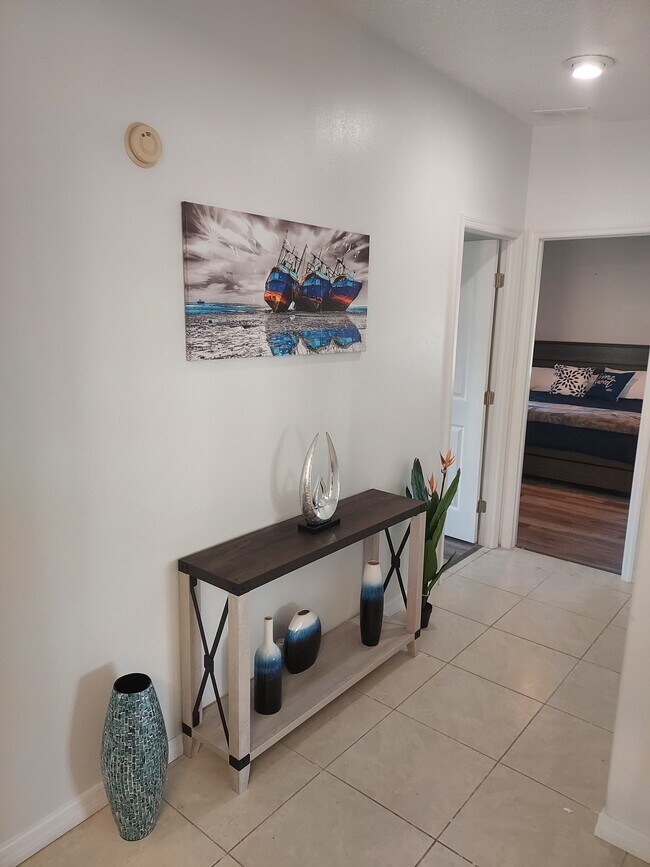 Building Photo - 17500 Primrose Ct