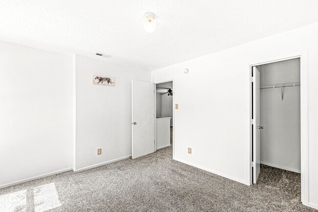 Building Photo - 7928 States Bend Dr