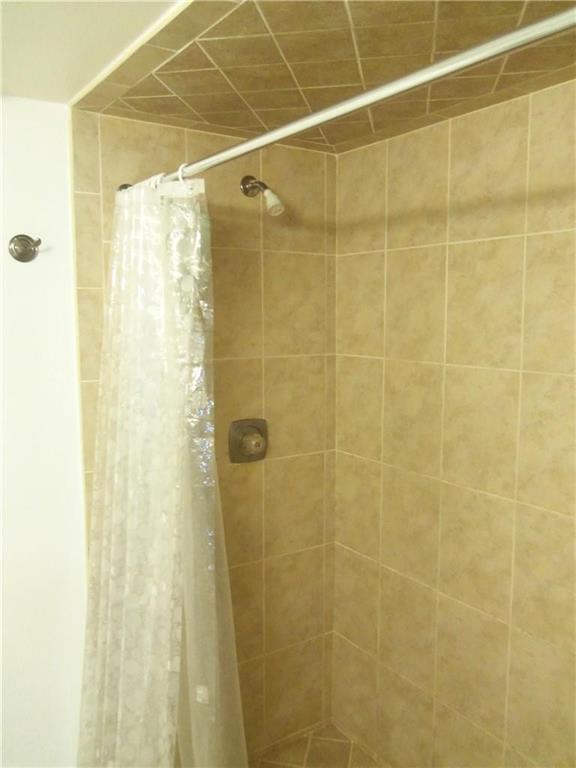 Building Photo - 115 Gardens Dr