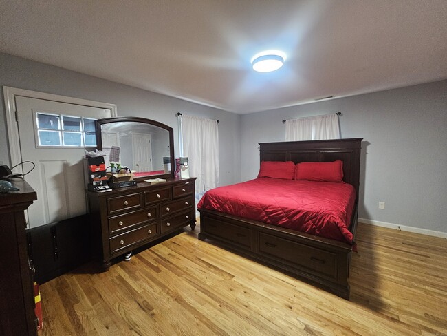 Building Photo - 258 Larkin Ct
