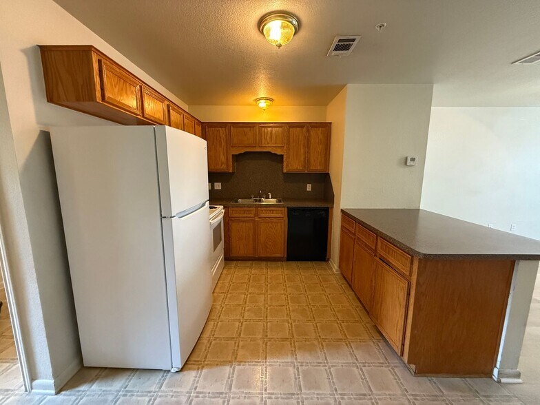Building Photo - 1100 Lansberry Ct