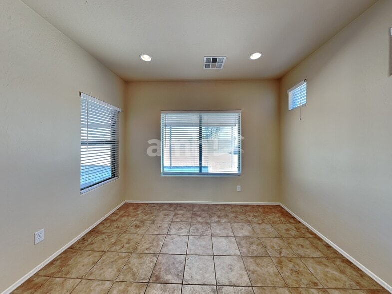 Building Photo - 683 S 221st Dr