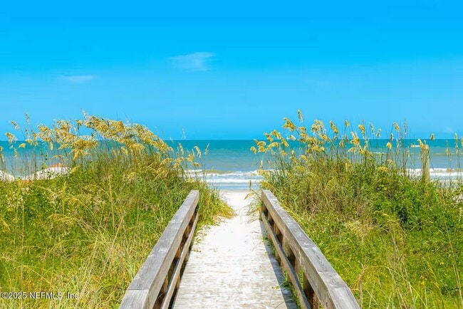 Building Photo - 2103 1st St S