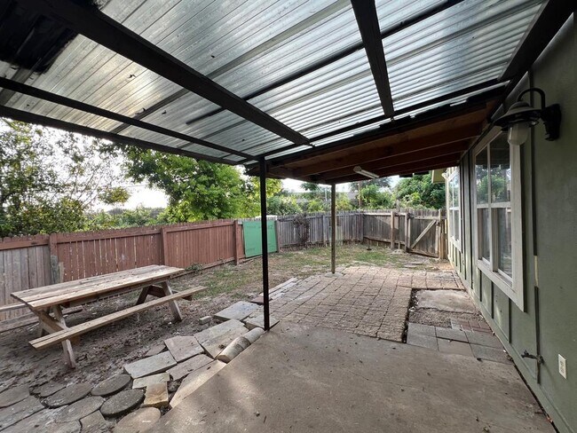 Building Photo - 10510 Little Pebble Dr