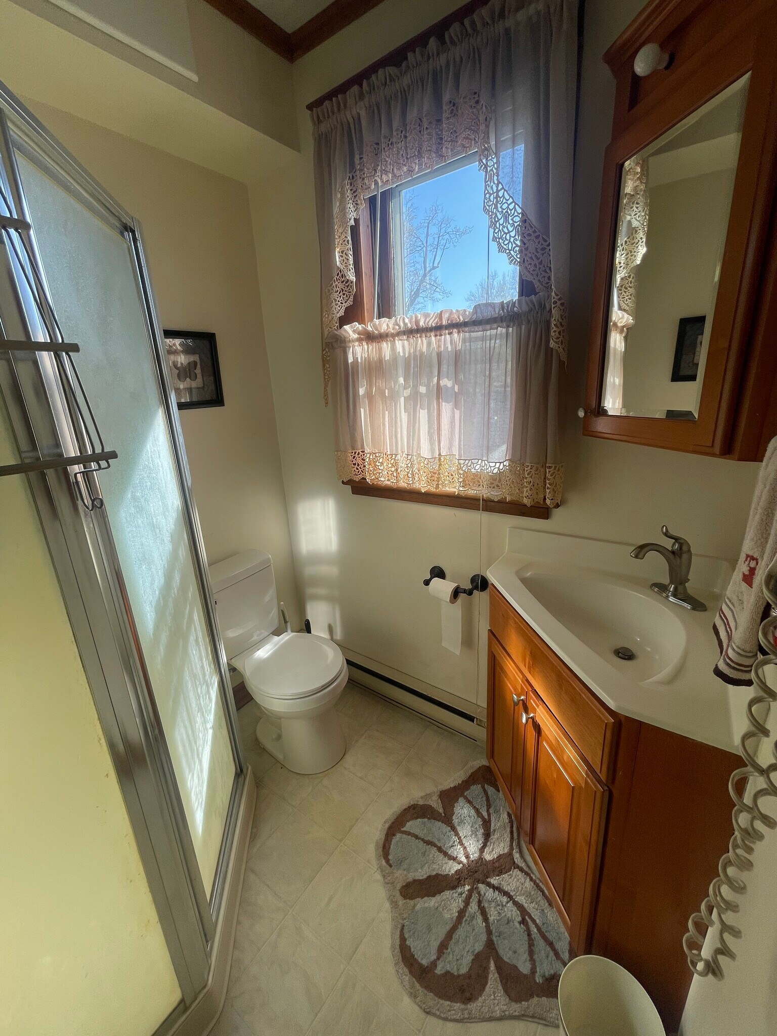 Building Photo - 830 Plymouth Ave