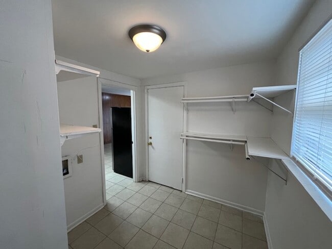 Building Photo - Nice 3 Bedroom 2 Bathroom House in Little Rock, Arkansas