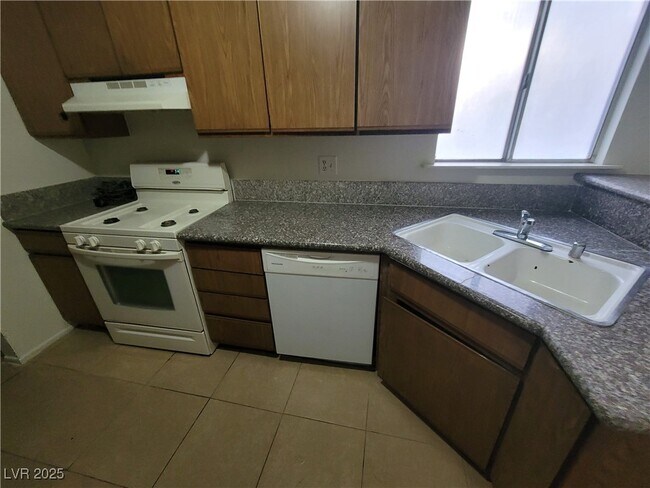 Building Photo - 108 Boysenberry Ln