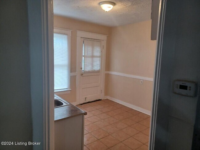 Building Photo - 744 S 37th St