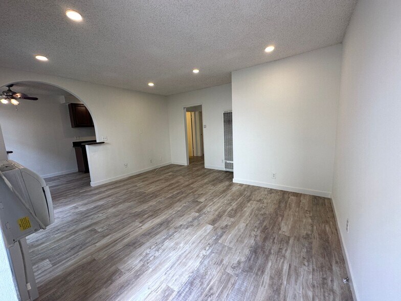 Building Photo - 12236 Pacific Ave