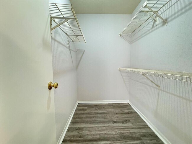 Building Photo - 2202 Windy Meadow Dr