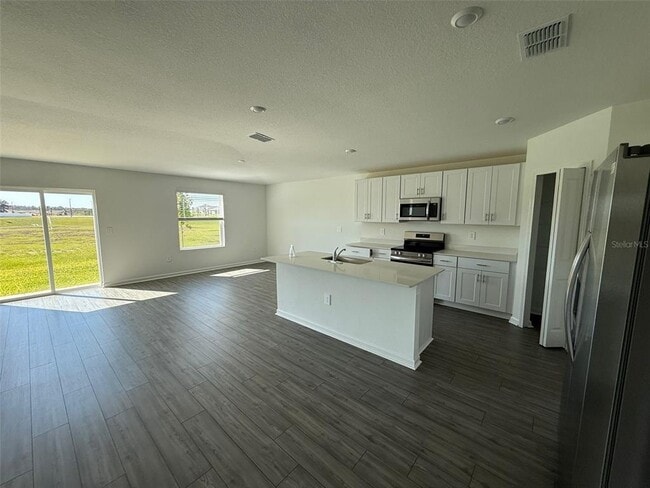 Building Photo - 4220 SW 82nd Ln