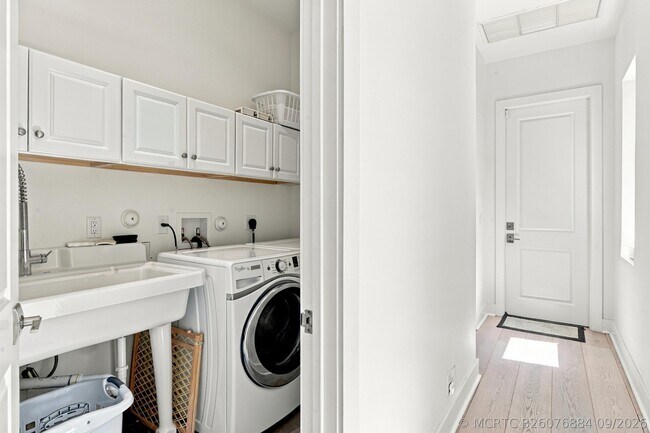 Building Photo - 14334 Stroller Way