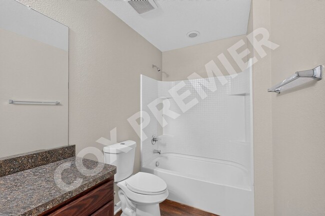Building Photo - 2848 St Bernard Dr