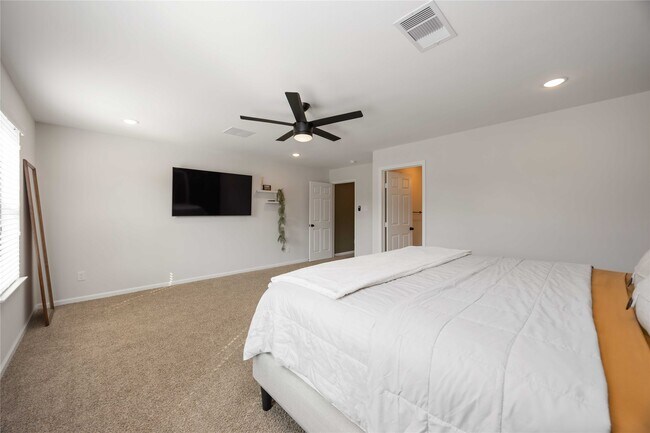 Building Photo - 5111 Firnat St