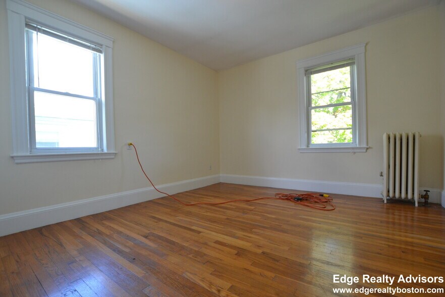 Building Photo - 44 Bostonia Ave