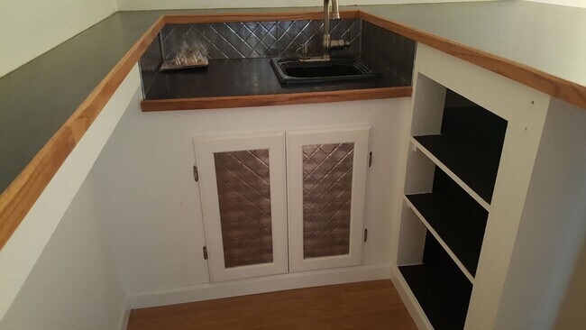 Building Photo - Spacious 3-Bed, 3-Bath Home with Finished Basement and Huge Backyard on Quiet Cul-de-Sac