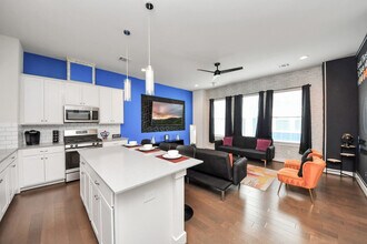 Building Photo - 3644-B Griggs Road-SI ID1047940P