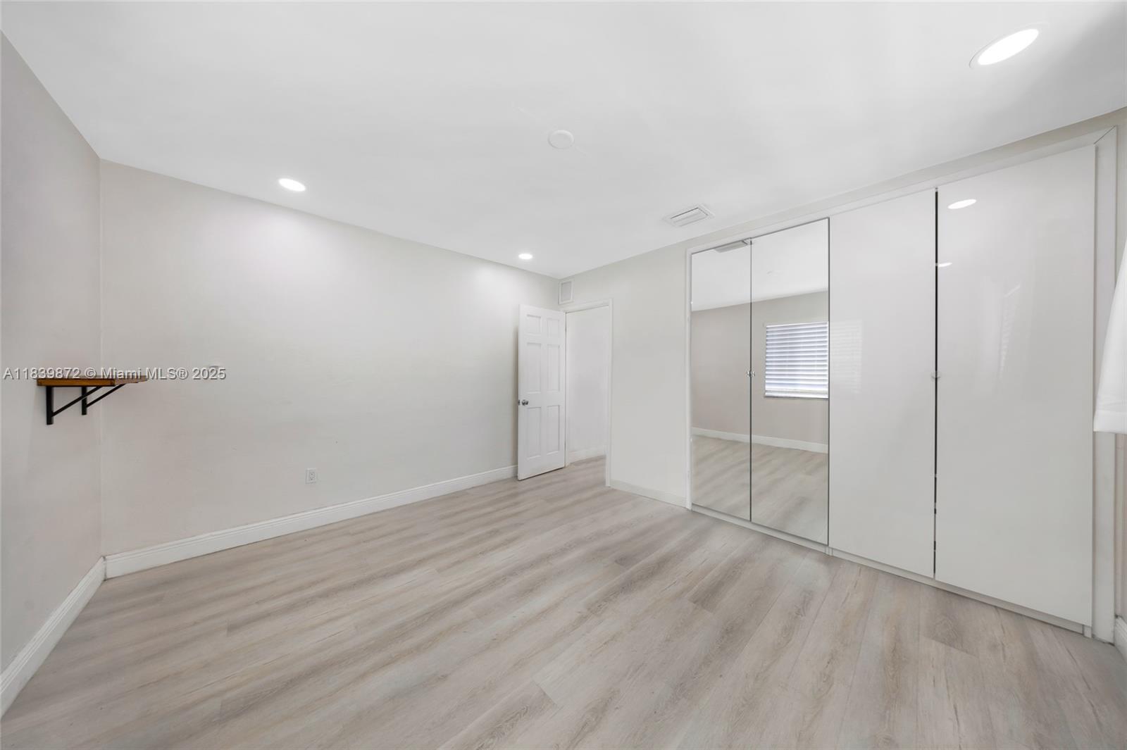 Building Photo - 5781 SW 25th St