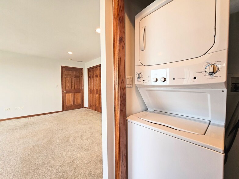 Building Photo - 1356 N Dearborn St