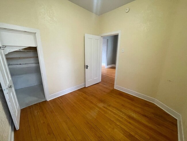 Building Photo - Beautiful 3 Bedroom Home