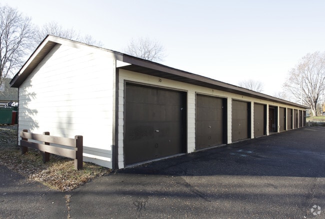 Building Photo - 627 13th St S