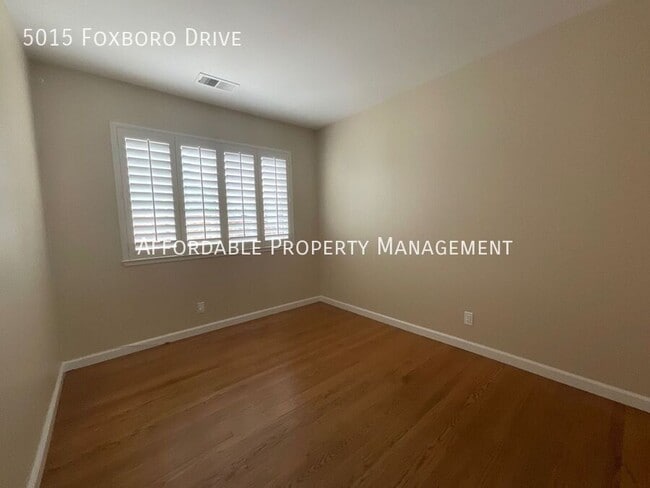 Building Photo - 5015 Foxboro Dr