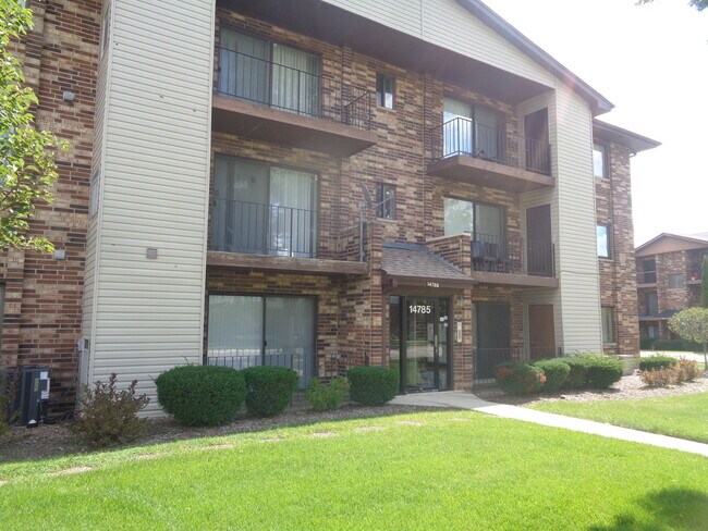 Primary Photo - 14785 Lake View Dr