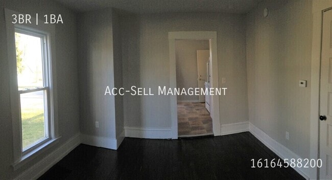 Building Photo - 956 Adams St SE