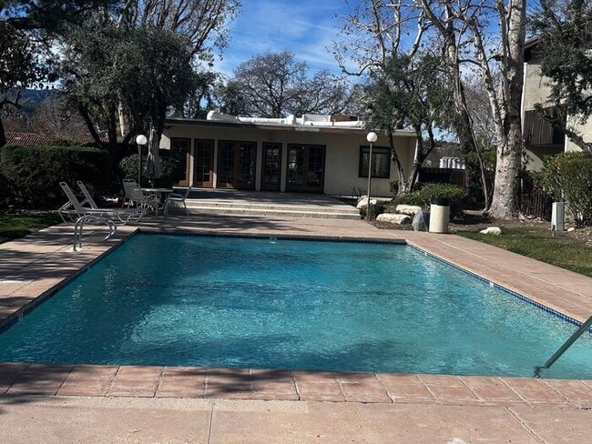 Building Photo - Just Got Renovated !!!! Imagine This....One-Bedroom Rental Offering More Space, More Comfort, Mor...