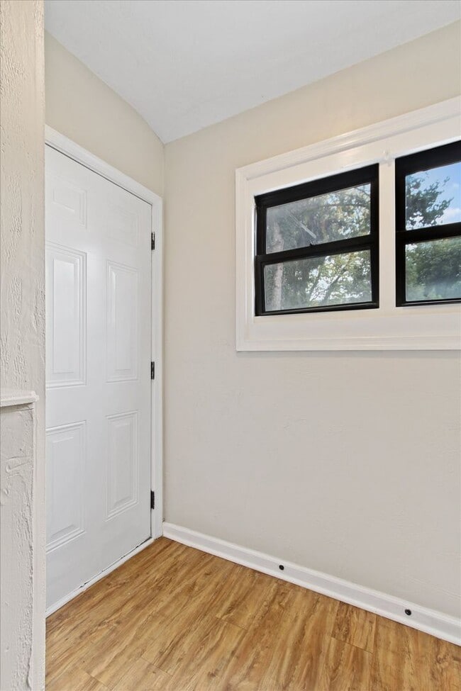 Building Photo - Coming Soon - Spacious 3 Bedroom, 1.5 Bath...