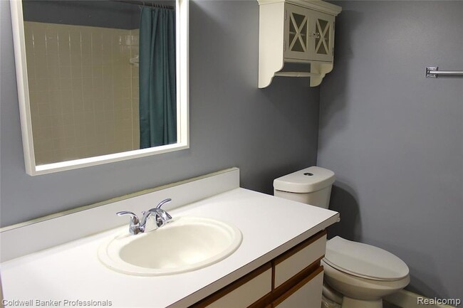 Building Photo - 42540 Lilley Pointe Dr