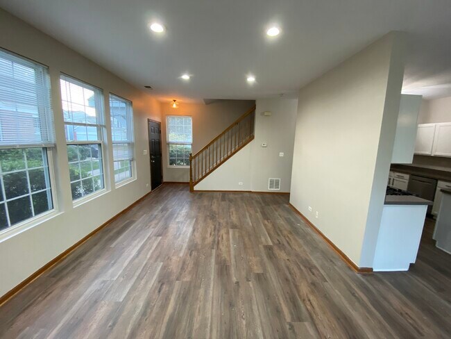 Building Photo - 610 Springbrook Trail N
