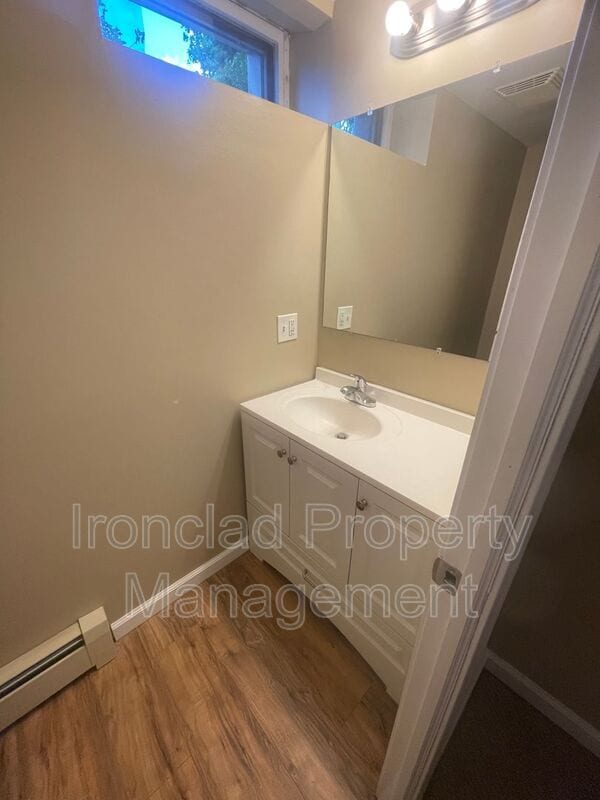 Building Photo - 5 Elizabeth Rd