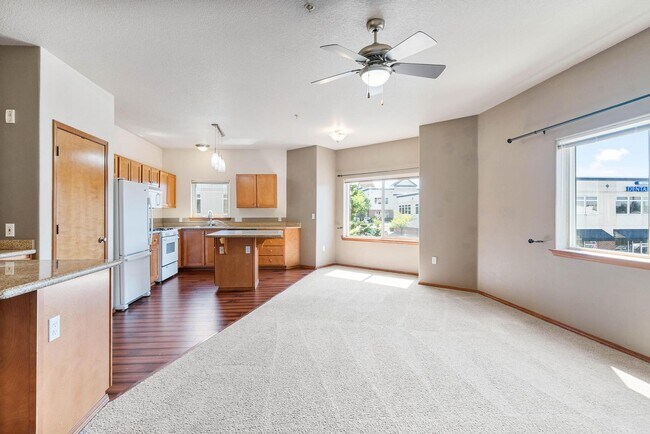 Building Photo - Immaculate 2-bdrm/2-bath, 2nd-floor, corner-unit condo in Bethany Village.  In-unit laundry, deed...