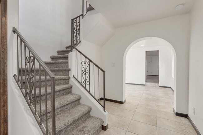 Building Photo - 16915 E Jacklin Dr