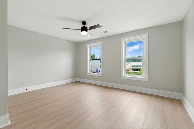 Building Photo - Fully renovated 3 bedroom home in Ambridge...