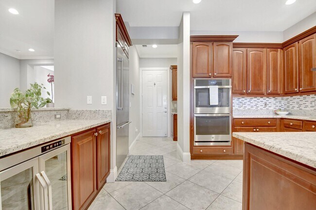 Building Photo - 205 Mariner Ct