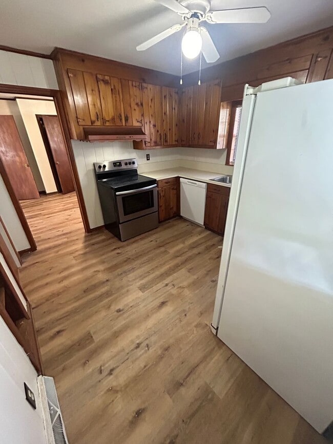 Building Photo - 3/2 House in Jamestown/Lindale $1,495