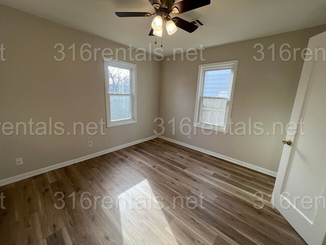 Building Photo - $1150 - **COMING SOON** 3 bed 1 bath - Single Family Home