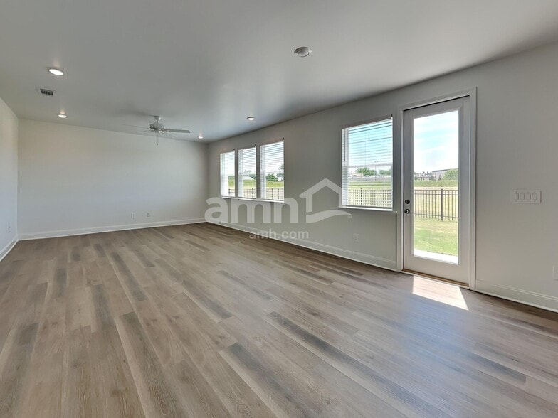 Building Photo - 338 Golucke Wy