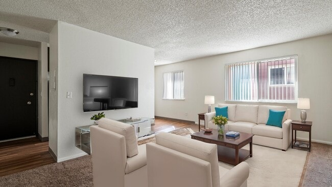 Building Photo - Kamiakin Apartments in Kennewick WA