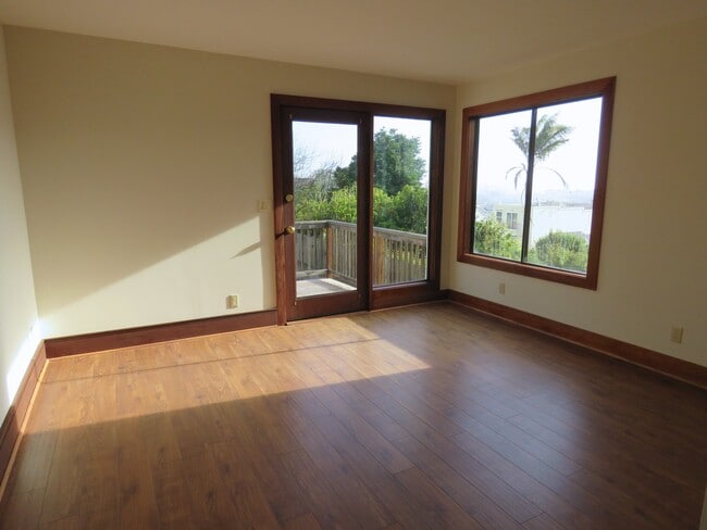 Building Photo - Updated Noe Valley House Available Now!