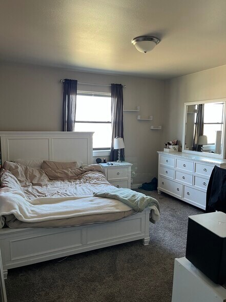 Building Photo - 434 S Jackson St