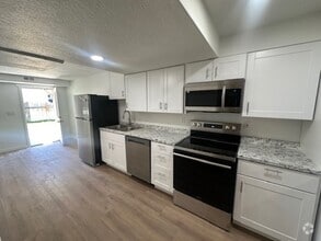 Building Photo - 936 Nichols Ave