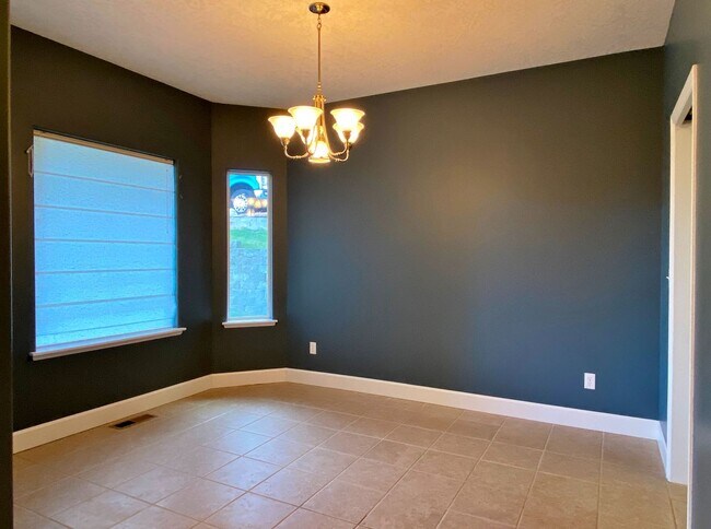 Building Photo - Lovely Modern Westside Home