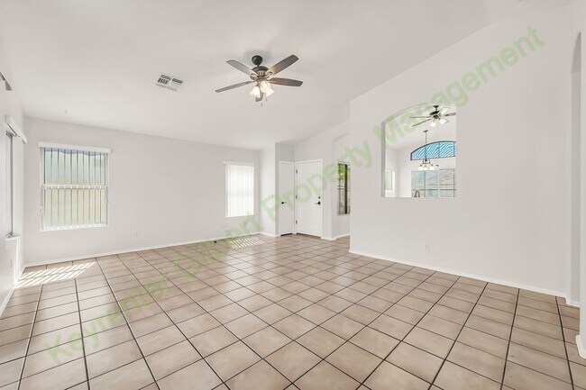 Building Photo - 1284 W Kingbird Dr