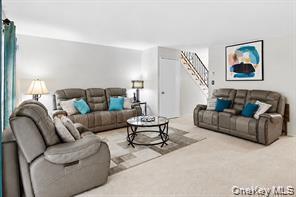 Building Photo - 7 Roundtree Ct