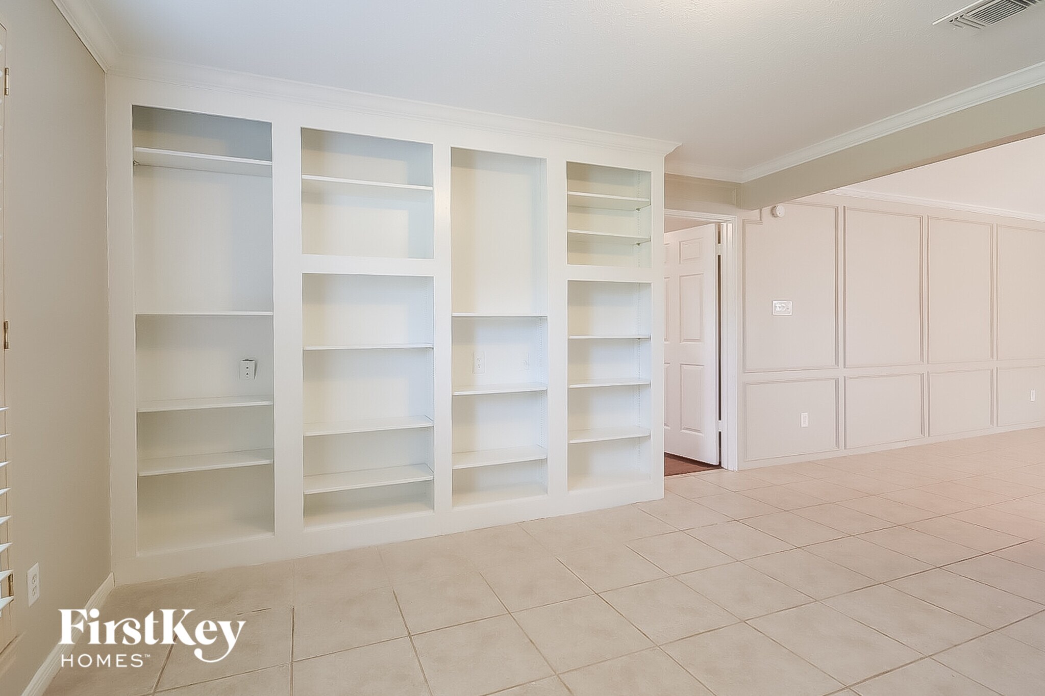 Building Photo - 2303 Prestwick Dr