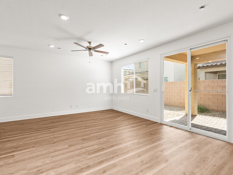 Building Photo - 8443 Black Friday Ct