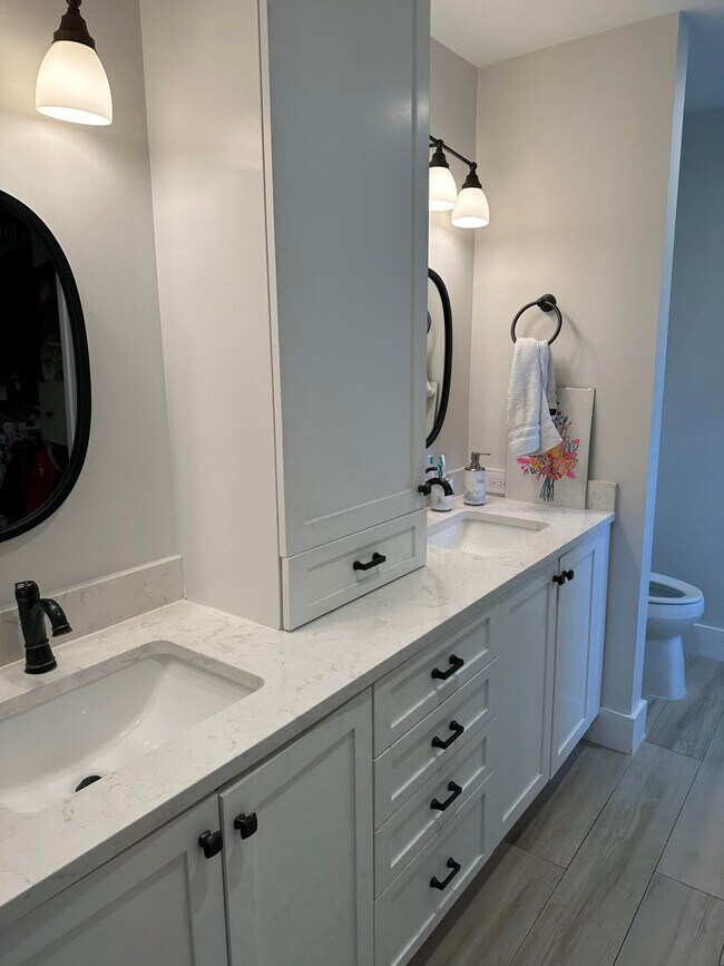 Building Photo - 2539 Wabash Dr